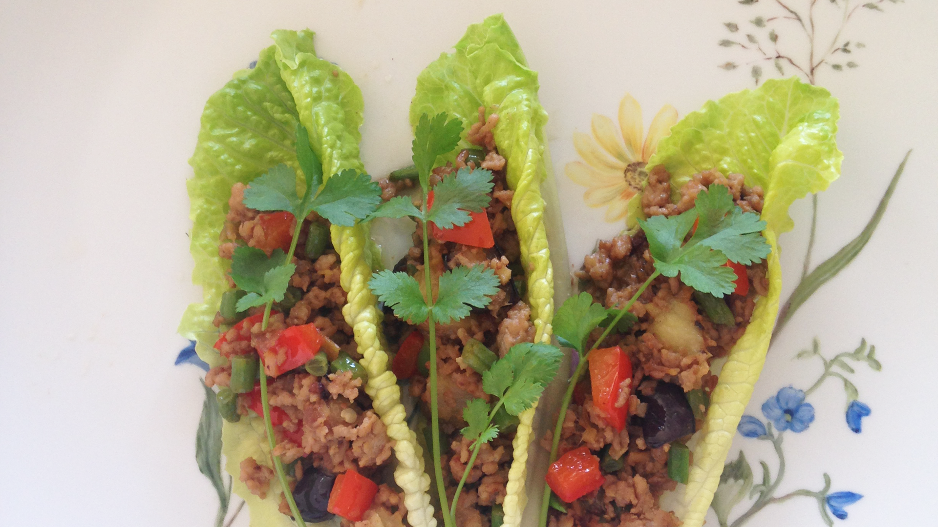 Garlic beef and pork mince with cos lettuce